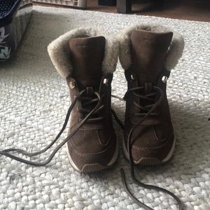 Michael Kors Sherpa lined shoes